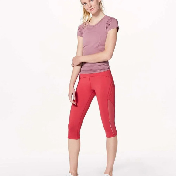 lululemon athletica Pants - Lululemon Women's Sun Runner Crop 17" Inseam Fuchsia Pink Size 4 Leggings